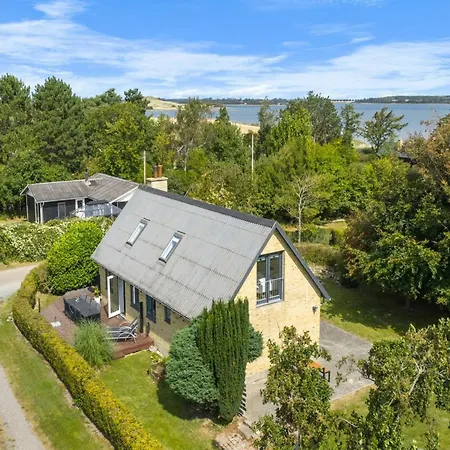 Ina - 210m From The Sea By Interhome *